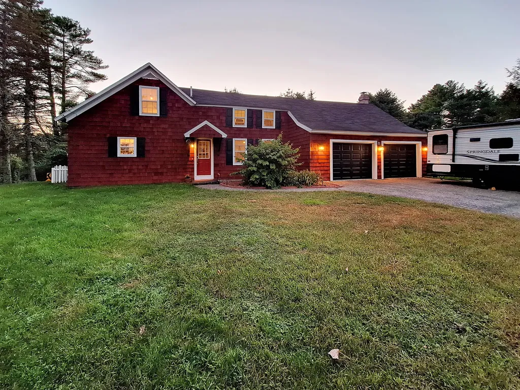4 Boulder Drive Auburn ME 04210