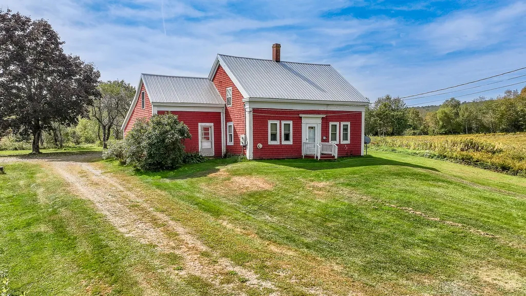 1079 Belfast Road Knox ME 04986