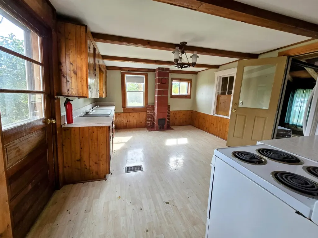 1079 Belfast Road Knox ME 04986