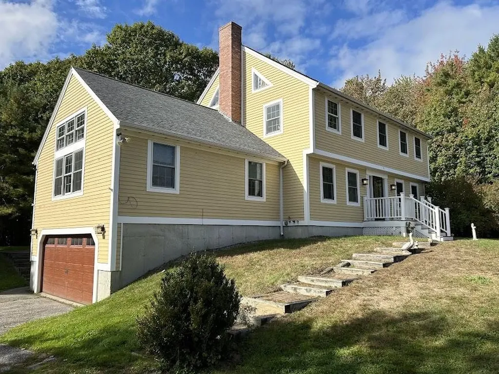 9 Captain Sawyer Lane Kennebunk ME 04043