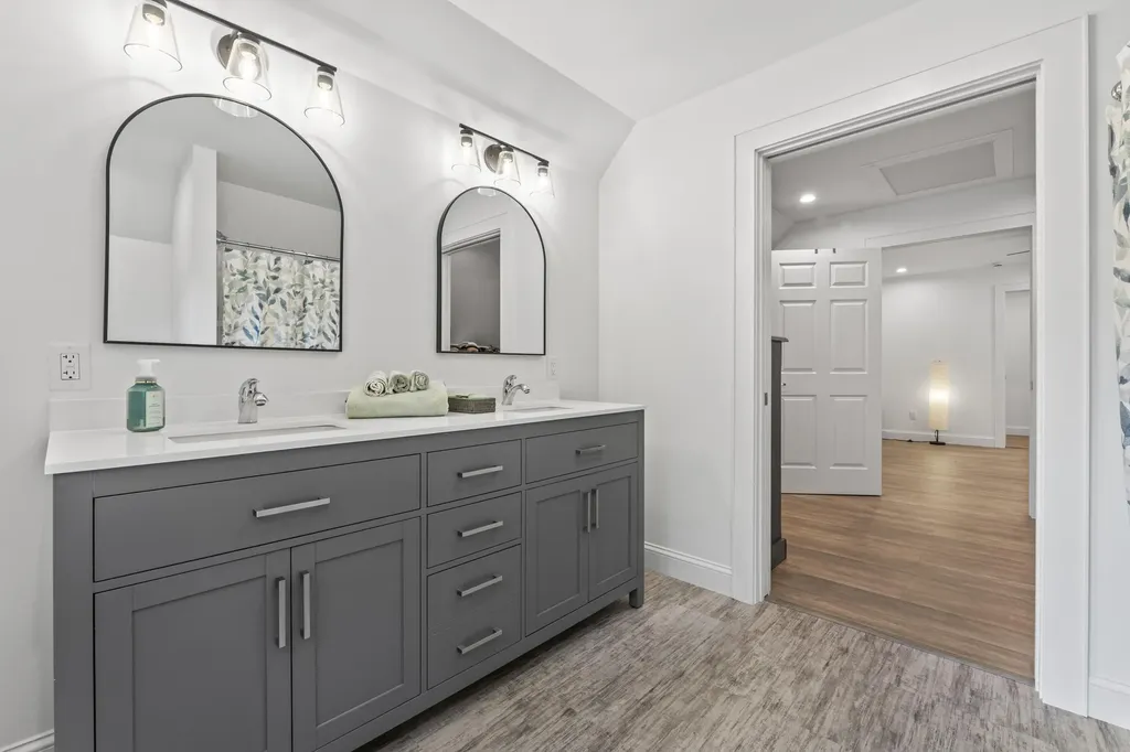 57 Deer Run Topsham ME 04086