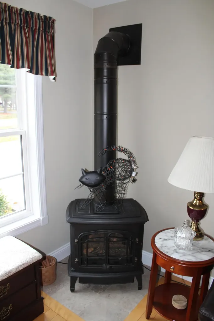 128 Kennebec Drive Farmingdale ME 04344