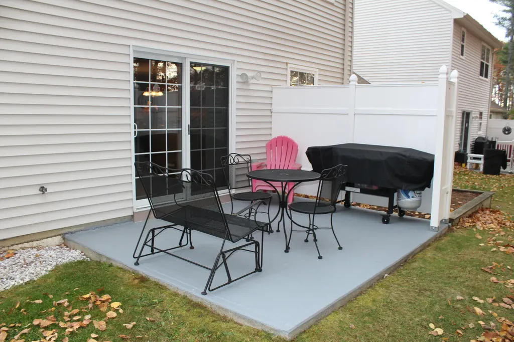 128 Kennebec Drive Farmingdale ME 04344