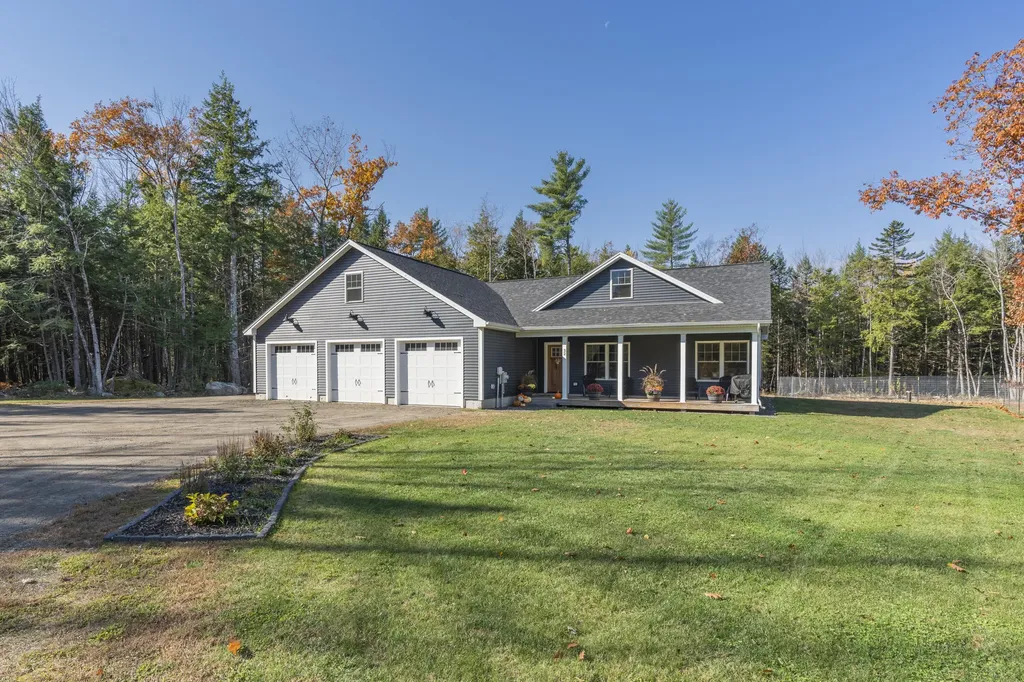 32 Nichols Drive Raymond ME 04071