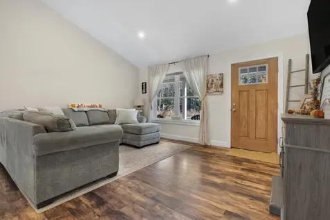 32 Nichols Drive Raymond ME 04071