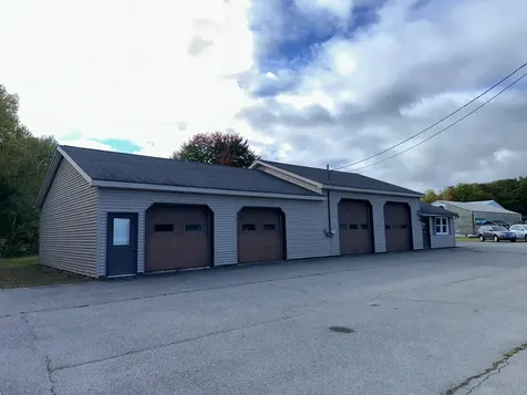 237 Northport Ave ~ U.s. Route 1 Avenue Belfast ME 04915