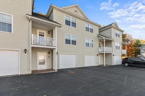 21 Ledges Court Lewiston ME 04240
