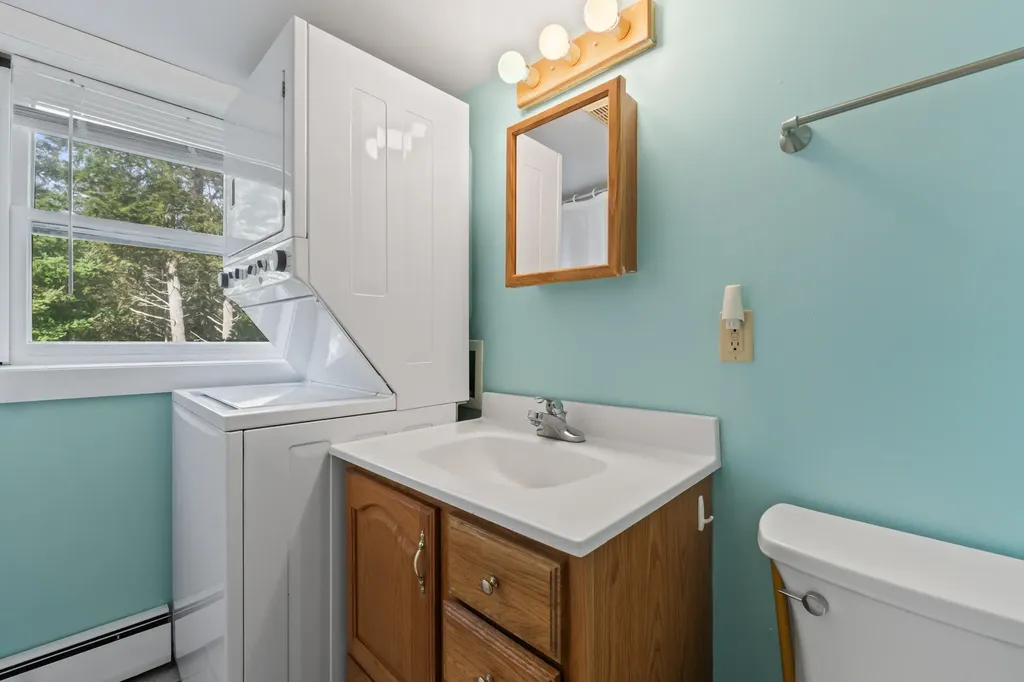 122 South Freeport Road Freeport ME 04032