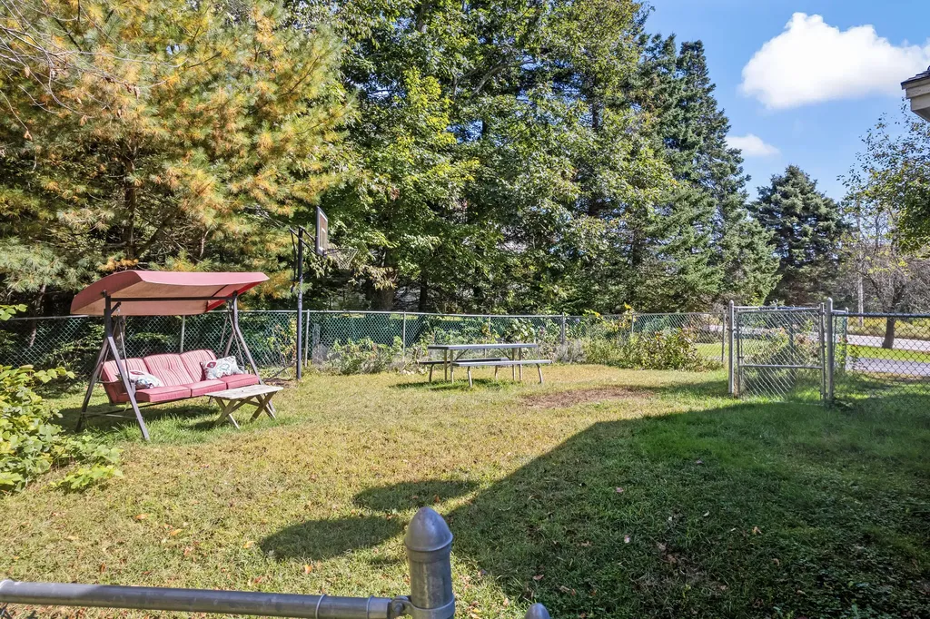 122 South Freeport Road Freeport ME 04032
