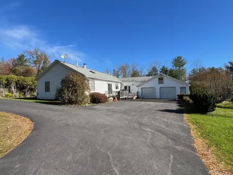 86 North Road Detroit ME 04929