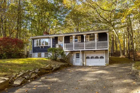 17 Dunlea Avenue Kittery ME 03904