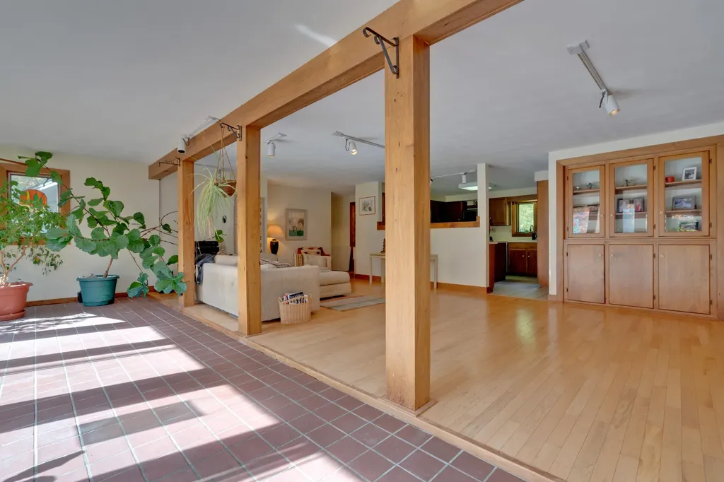 95 Blake Road Standish ME 04084