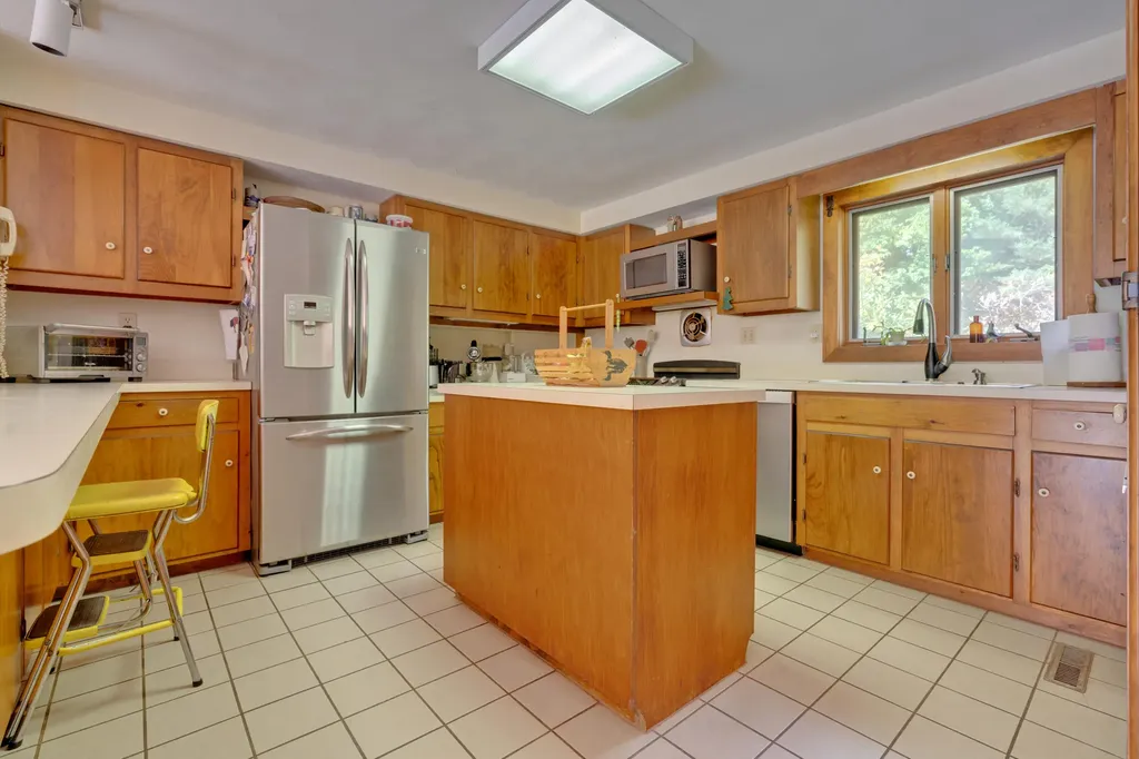 95 Blake Road Standish ME 04084