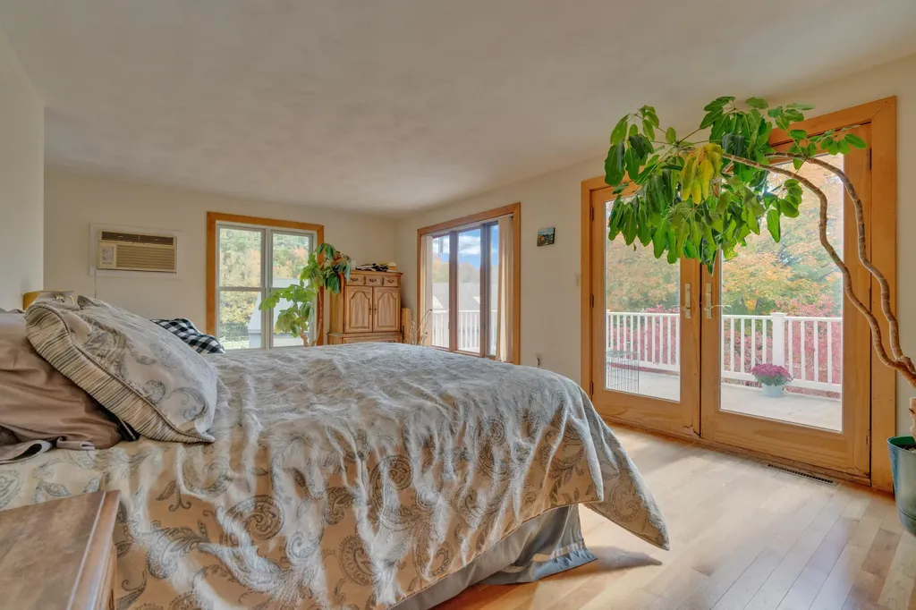 95 Blake Road Standish ME 04084