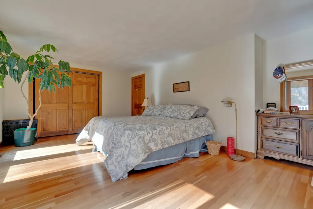95 Blake Road Standish ME 04084