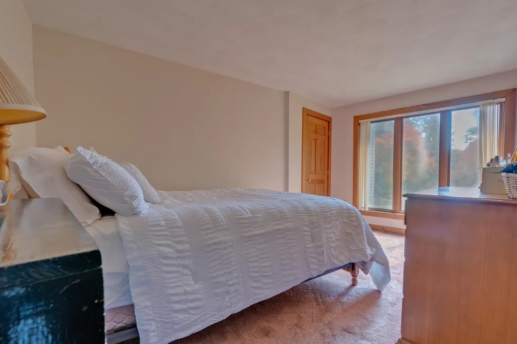 95 Blake Road Standish ME 04084