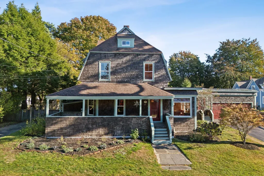 28 Woodbury Street South Portland ME 04106