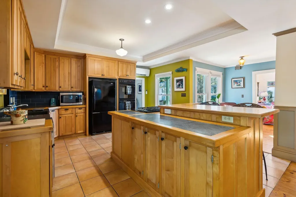 28 Woodbury Street South Portland ME 04106