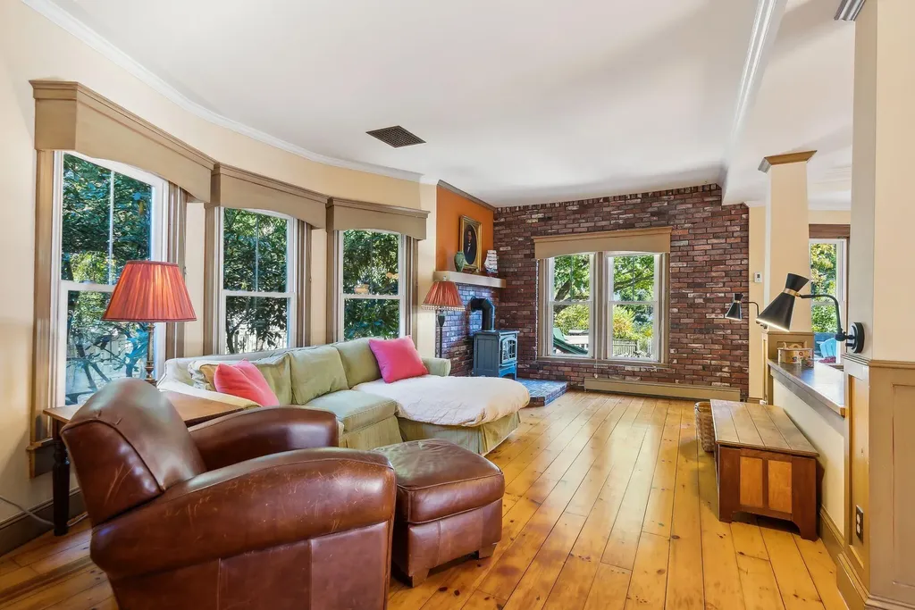 28 Woodbury Street South Portland ME 04106