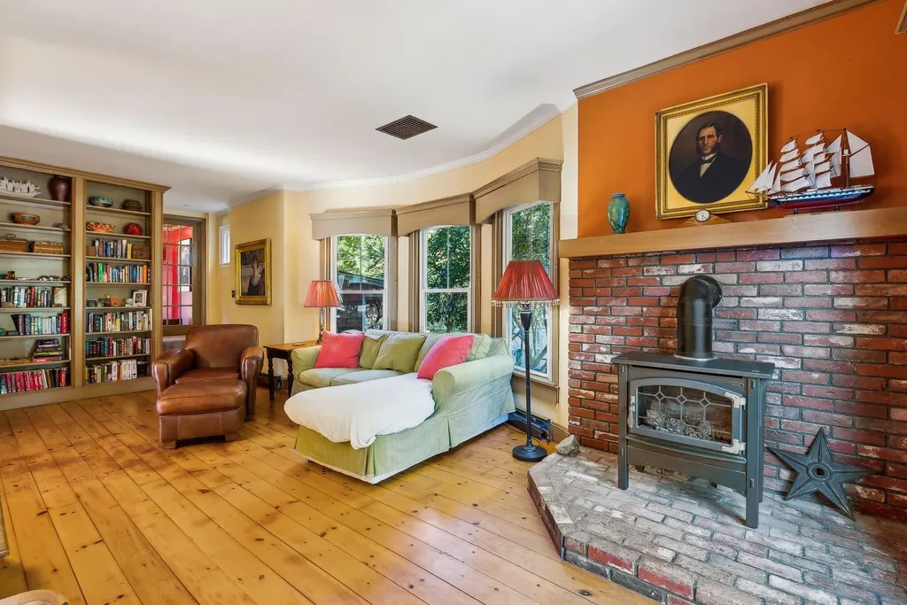28 Woodbury Street South Portland ME 04106