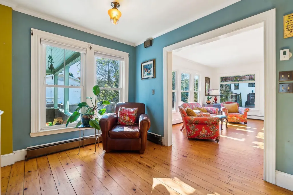 28 Woodbury Street South Portland ME 04106