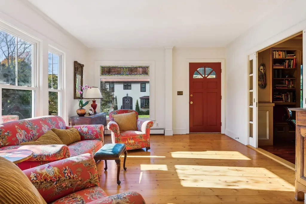 28 Woodbury Street South Portland ME 04106