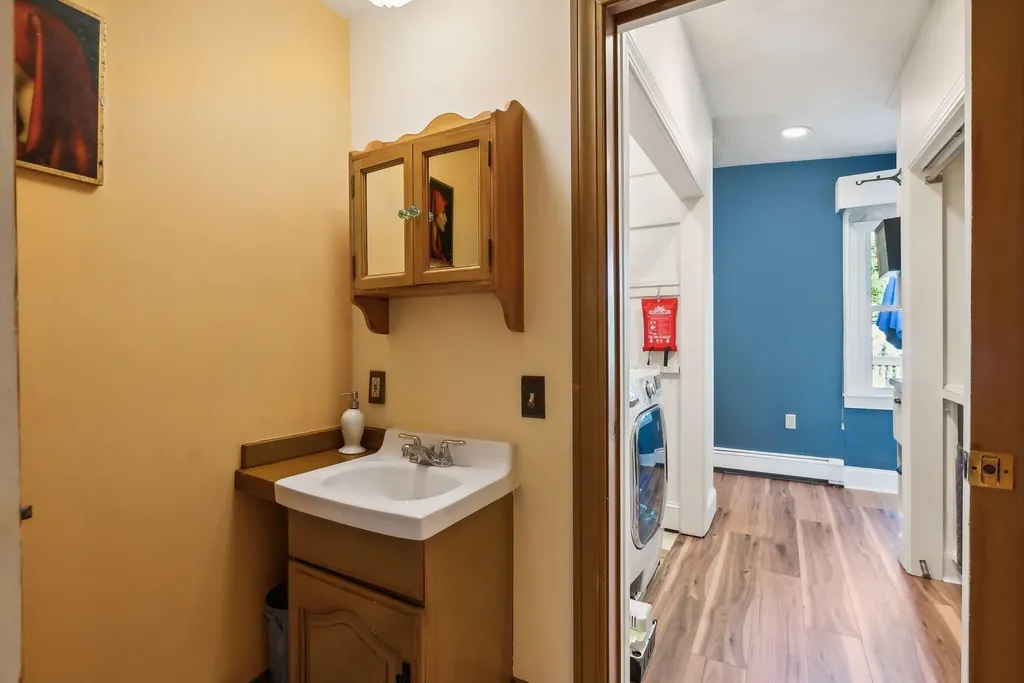 28 Woodbury Street South Portland ME 04106