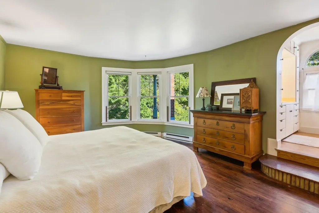28 Woodbury Street South Portland ME 04106