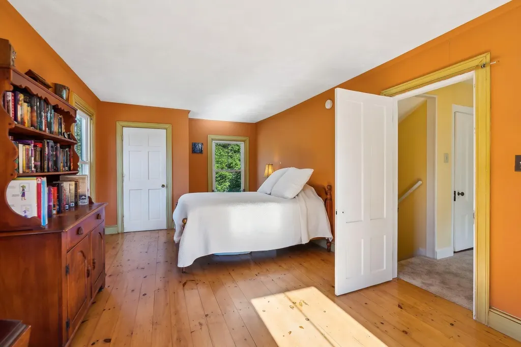 28 Woodbury Street South Portland ME 04106