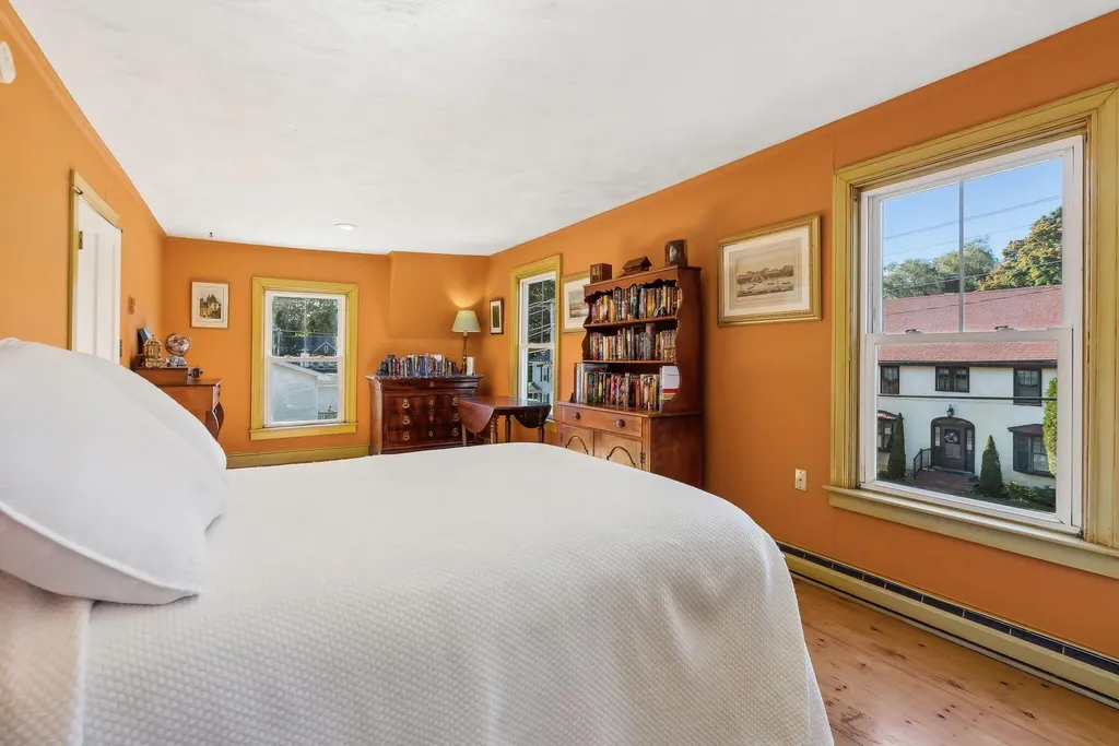 28 Woodbury Street South Portland ME 04106