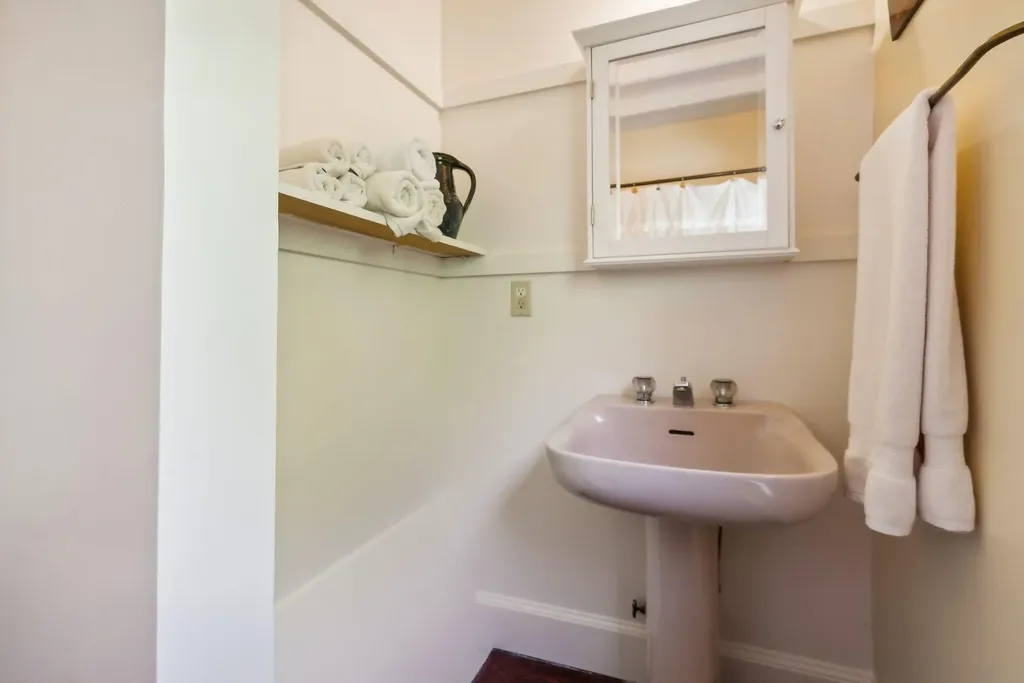 28 Woodbury Street South Portland ME 04106