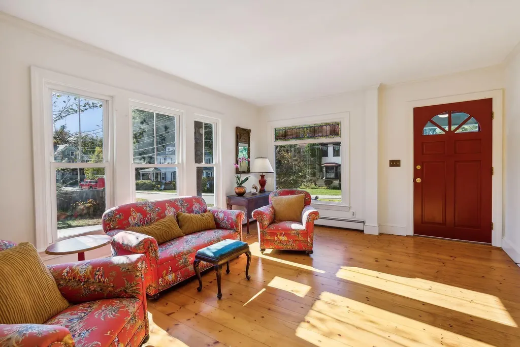 28 Woodbury Street South Portland ME 04106