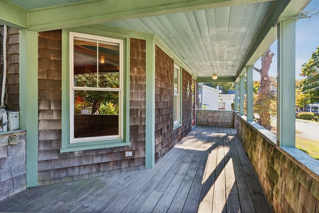 28 Woodbury Street South Portland ME 04106