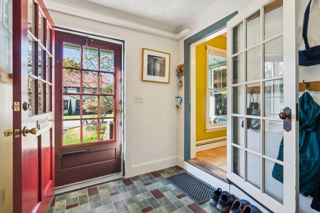 28 Woodbury Street South Portland ME 04106
