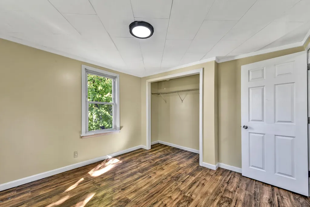 17 Montcalm Street Fairfield ME 04937