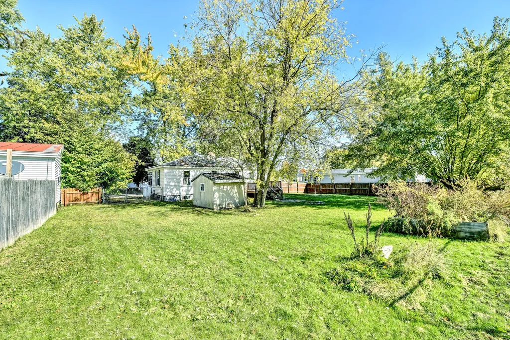 17 Montcalm Street Fairfield ME 04937