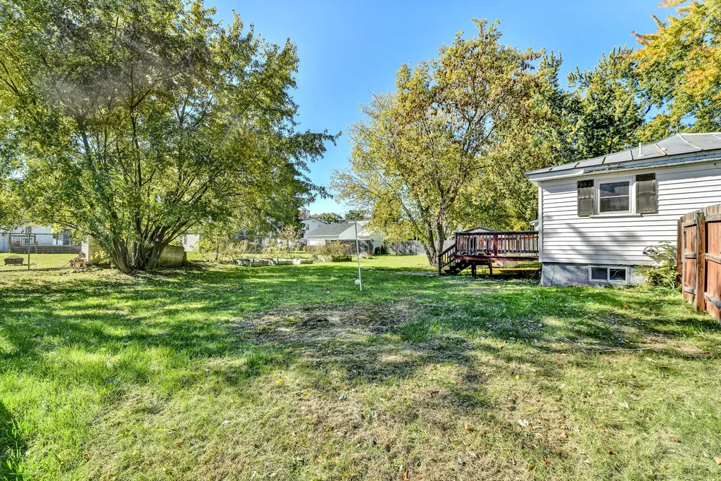 17 Montcalm Street Fairfield ME 04937