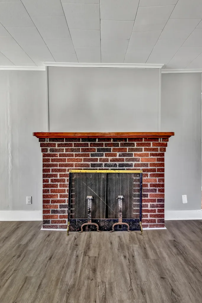 17 Montcalm Street Fairfield ME 04937