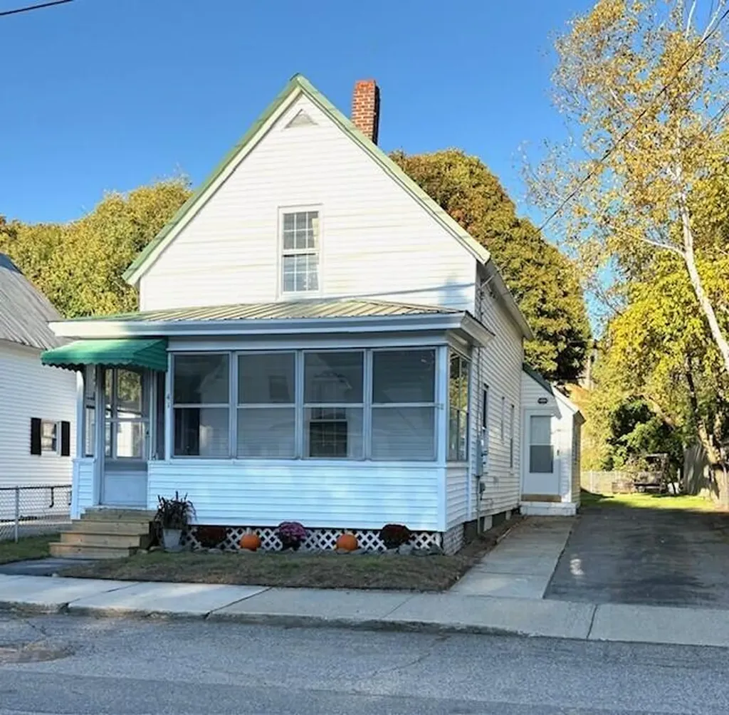 41 North Avenue Sanford ME 04073