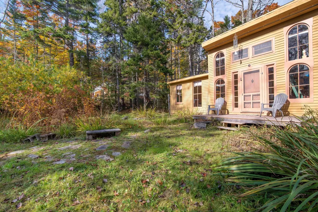 903 Mere Point Road Brunswick ME 04011