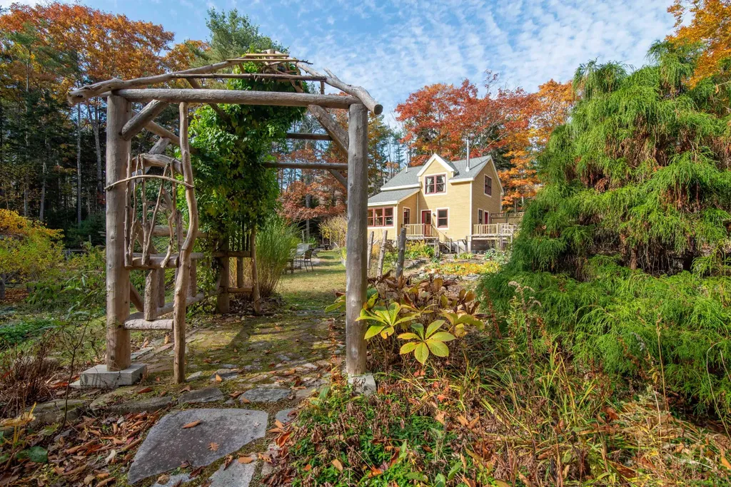 903 Mere Point Road Brunswick ME 04011