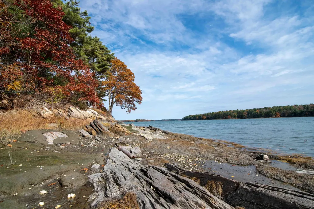903 Mere Point Road Brunswick ME 04011