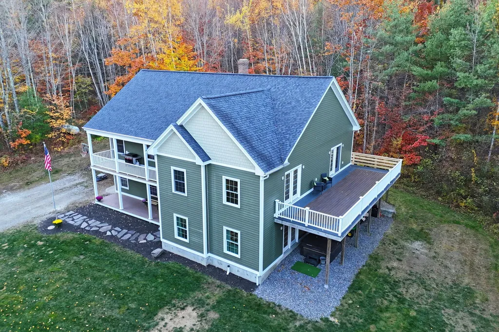 83 Hoyt Drive Monmouth ME 04259