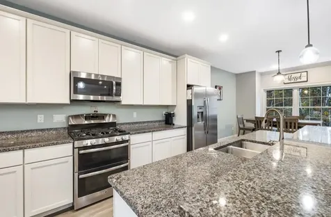 83 Hoyt Drive Monmouth ME 04259