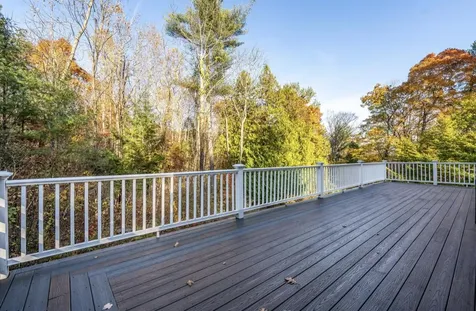 83 Hoyt Drive Monmouth ME 04259