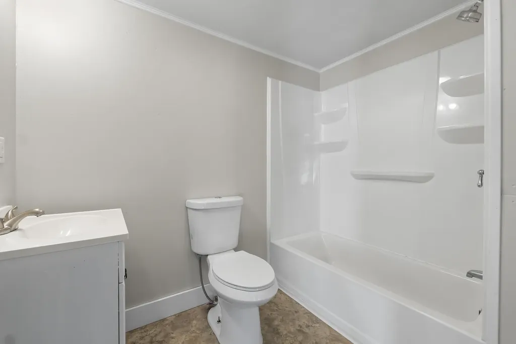 1090 Main Street Bowdoin ME 04287