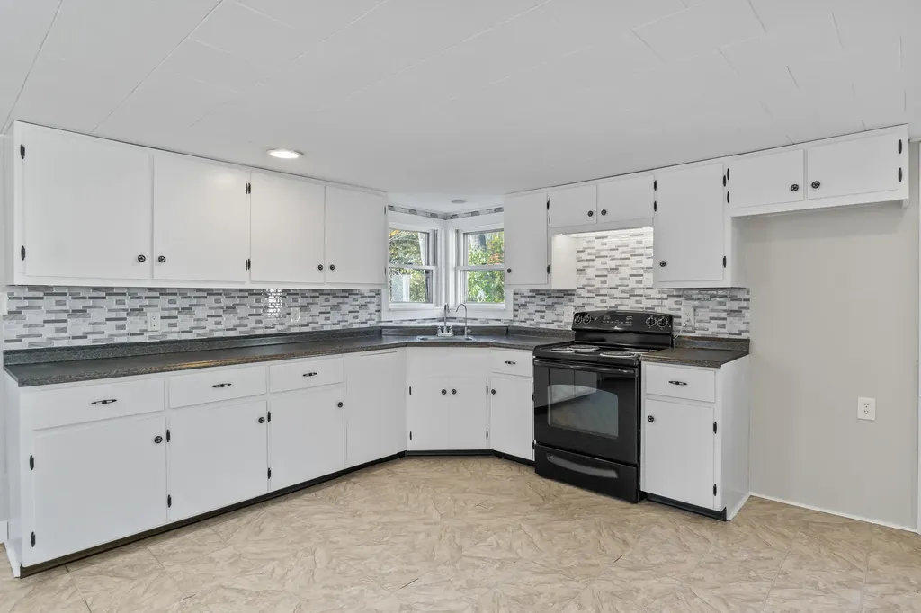 1090 Main Street Bowdoin ME 04287