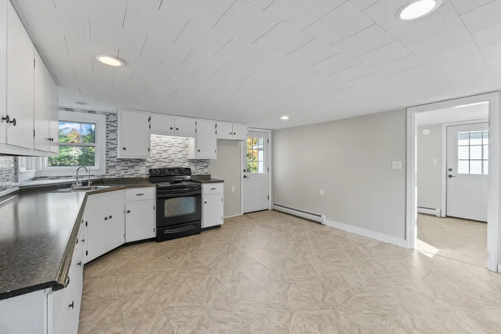 1090 Main Street Bowdoin ME 04287