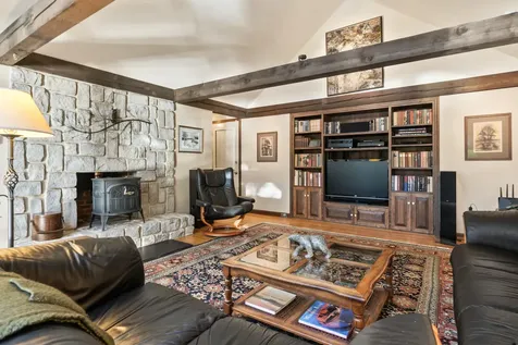 203 Youngs Point Road Wiscasset ME 04578