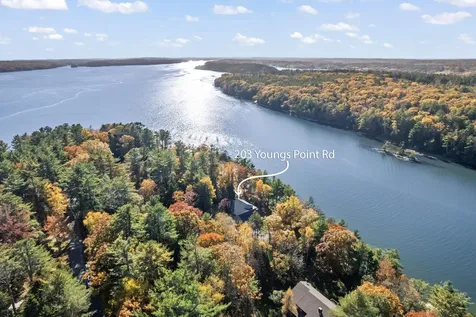 203 Youngs Point Road Wiscasset ME 04578